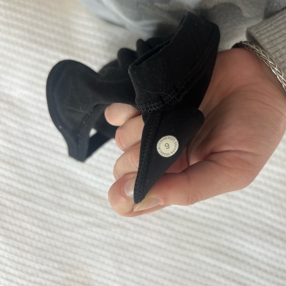 BLACK ALIGN TANK - Picture 3 of 3